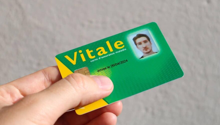 Carte Vitale for a Foreign Worker: What It Is and How to Apply