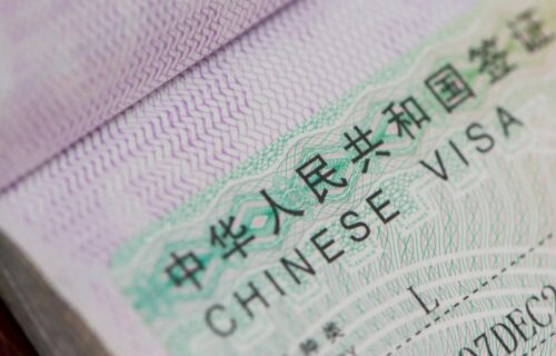 Visa chinois tamponné sur passeport - expertise immigration France et internationale