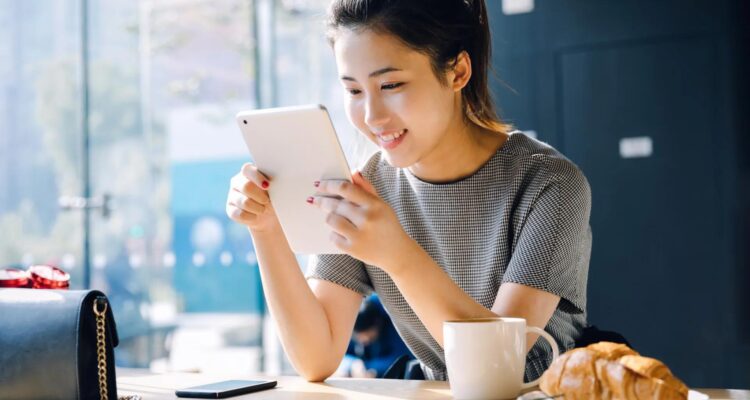 Suivi en temps réel d'un dossier d'immigration depuis la plateforme digitale France Immigration